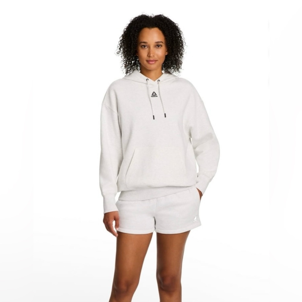 Reebok women’s size medium relaxed fit jersey shorts with pockets new with‎ tags